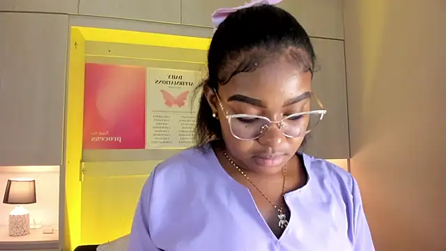 tamaraa smiith online show from November 26, 7:36 pm