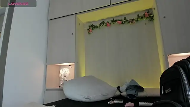 tamaraa smiith online show from April 15, 7:40 pm