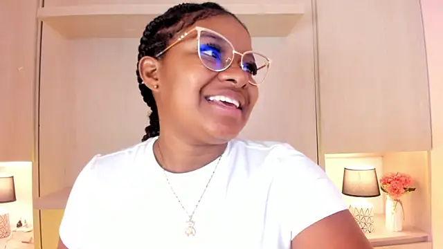 tamaraa smiith online show from November 1, 7:41 pm