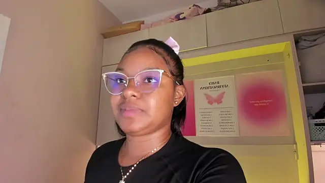 Snapshot of tamaraa_smiith chatting on February 6, 8:16 pm tamaraa smiith online show from February 6, 8:16 pm