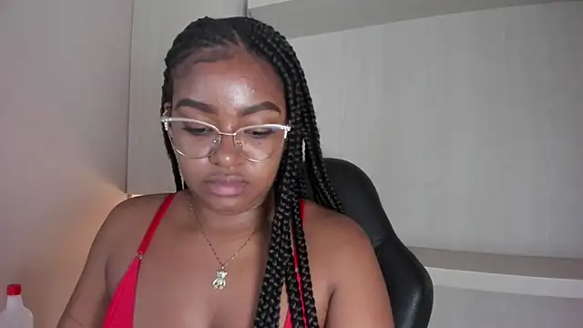 tamaraa smiith online show from March 13, 8:14 pm