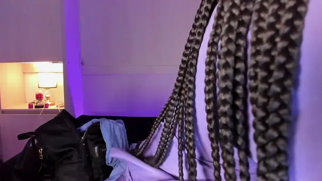 tamaraa smiith online show from March 19, 12:01 pm