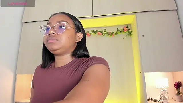 tamaraa smiith online show from April 15, 7:58 pm