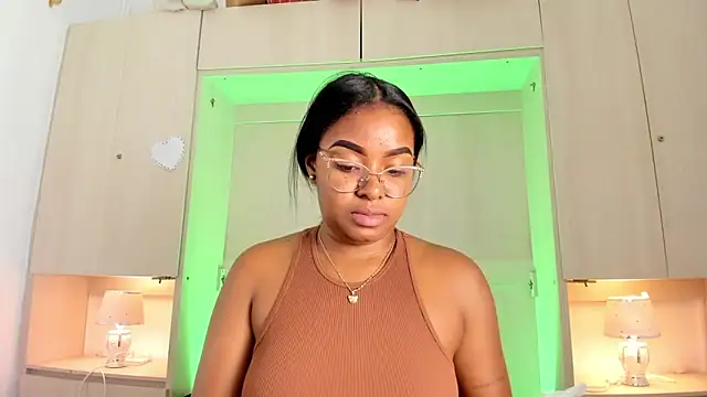 tamaraa smiith online show from May 2, 7:41 pm