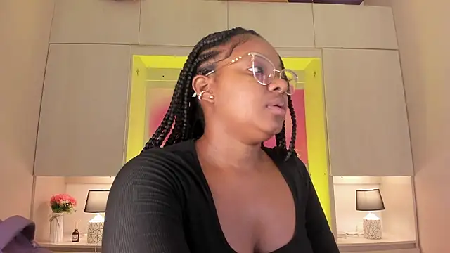 Snapshot of tamaraa_smiith chatting on January 11, 1:18 pm tamaraa smiith online show from January 11, 1:18 pm