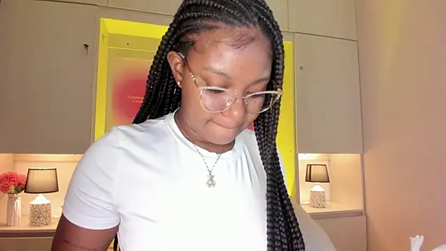 tamaraa smiith online show from March 16, 7:38 pm