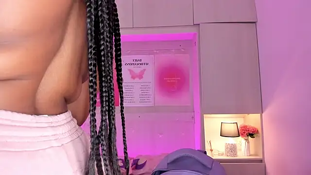 tamaraa smiith online show from September 25, 7:53 pm