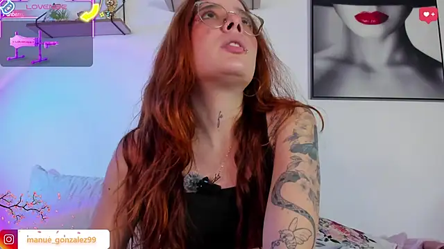 Snapshot of Manuela_monroe chatting on October 24, 11:37 pm Manuela monroe online show from October 24, 11:37 pm