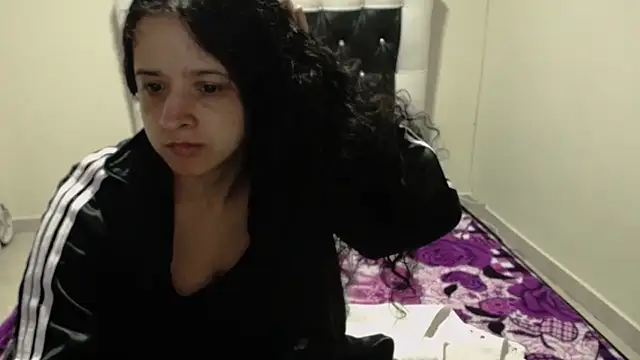 Katty Bones online show from June 7, 7:24 am