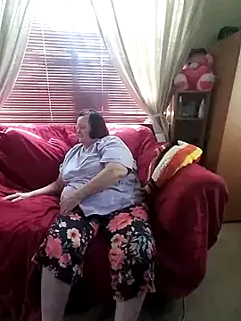 Bayou Woman68 online show from April 12, 7:17 pm