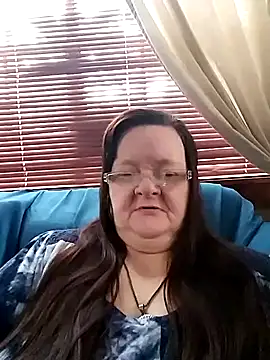 Snapshot of Bayou_Woman68 chatting on December 3, 8:08 pm Bayou Woman68 online show from December 3, 8:08 pm