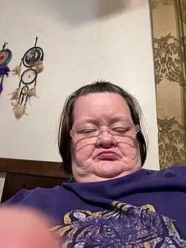 Bayou Woman68 online show from May 11, 4:59 pm