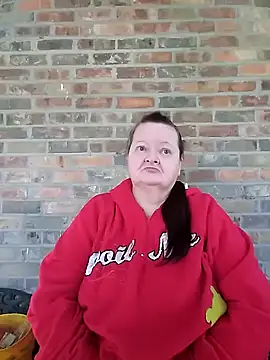 Snapshot of Bayou_Woman68 chatting on November 3, 4:32 pm Bayou Woman68 online show from November 3, 4:32 pm