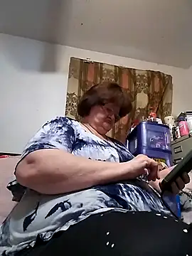 Bayou Woman68 online show from April 8, 2:40 pm