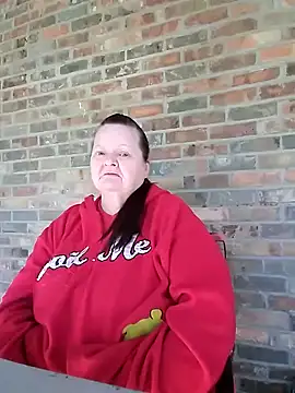 Snapshot of Bayou_Woman68 chatting on November 4, 4:11 pm Bayou Woman68 online show from November 4, 4:11 pm