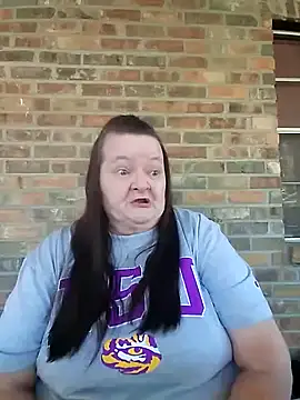 Snapshot of Bayou_Woman68 chatting on October 31, 7:32 pm Bayou Woman68 online show from October 31, 7:32 pm