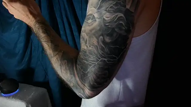 Snapshot of Kenner_fox77 chatting on December 30, 9:50 pm Kenner fox77 online show from December 30, 9:50 pm