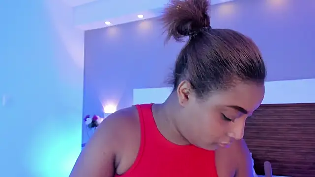 Adelehottman online show from April 14, 1:05 pm