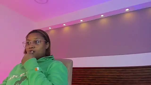 Adelehottman online show from March 25, 12:04 pm