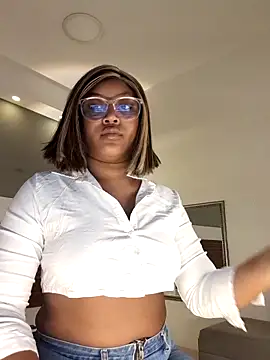 Adelehottman online show from November 27, 12:05 pm