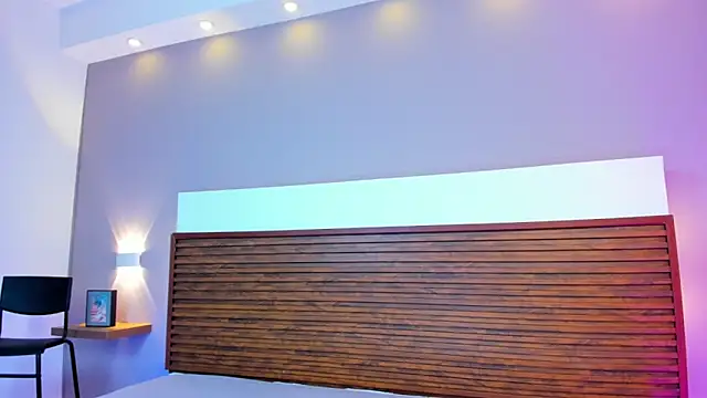 Adelehottman online show from March 3, 2:24 pm