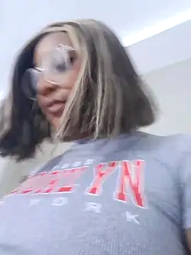 Adelehottman online show from November 25, 12:16 pm