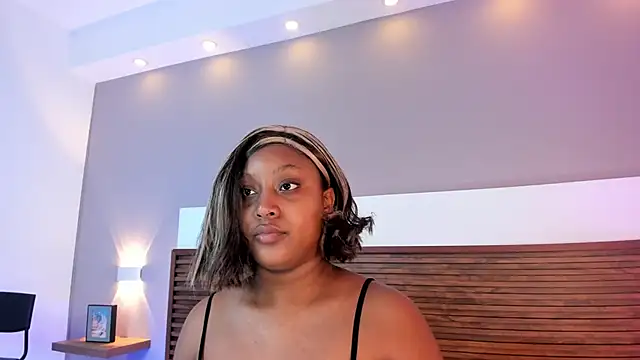 Adelehottman online show from February 25, 1:33 pm