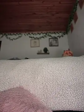 Snapshot of Milena-1 chatting on March 16, 7:48 am Milena-1 online show from March 16, 7:48 am