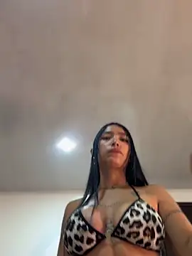 Snapshot of Milena-1 chatting on February 5, 9:38 am Milena-1 online show from February 5, 9:38 am