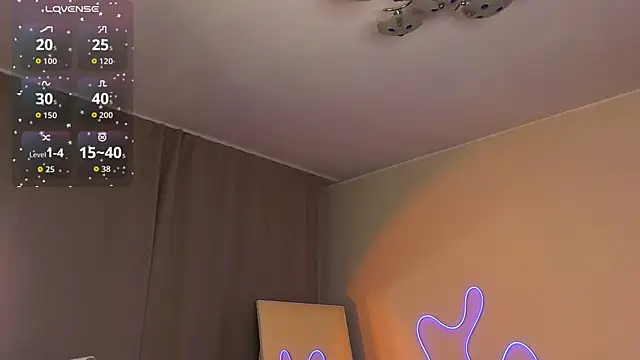 Snapshot of Aisha_Riley chatting on February 15, 3:11 pm Aisha Riley online show from February 15, 3:11 pm