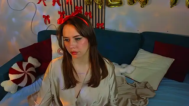 Snapshot of Aisha_Riley chatting on January 9, 4:03 pm Aisha Riley online show from January 9, 4:03 pm