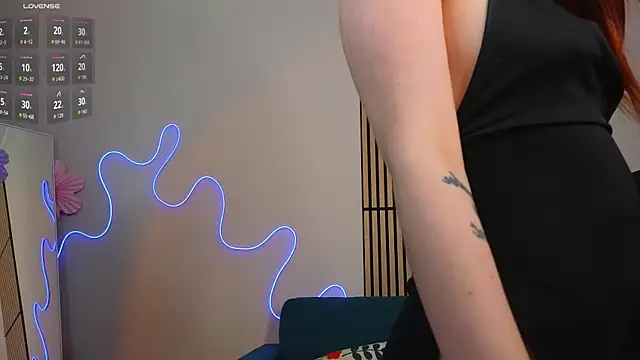 Aisha Riley online show from April 19, 3:35 pm