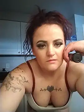 TiahhMarie online show from January 13, 6:45 pm