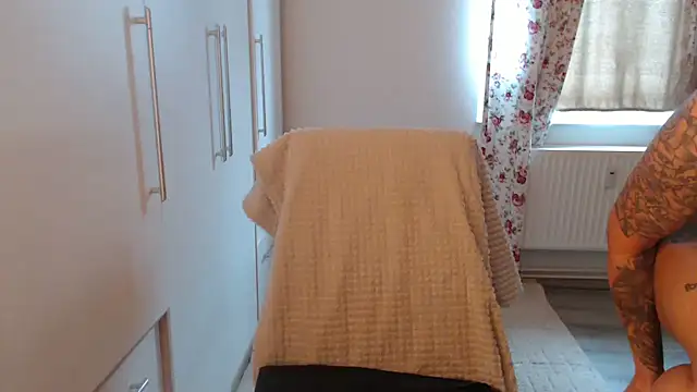 Davinja online show from December 3, 11:42 am