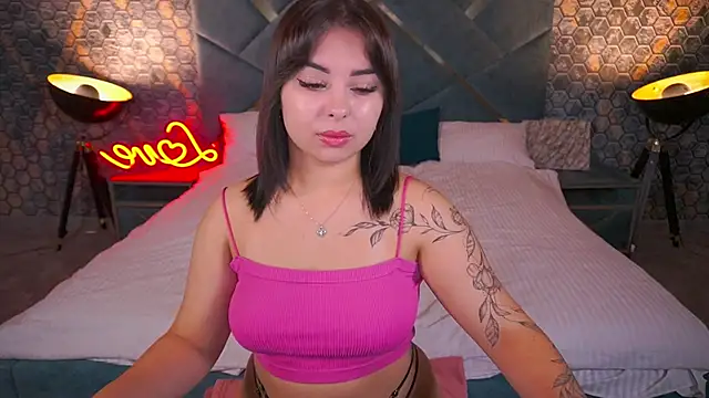 SusieWood online show from November 22, 8:51 pm