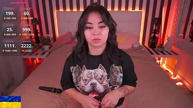 SusieWood online show from April 8, 7:59 pm