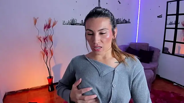 Elizabeth taylor b online show from February 12, 11:15 pm