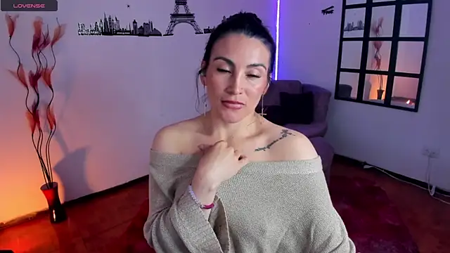 Elizabeth taylor b online show from March 18, 9:21 pm