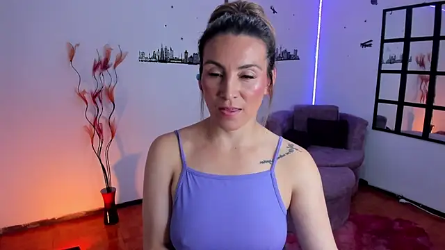 Elizabeth taylor b online show from February 2, 11:37 pm