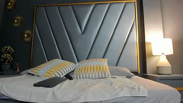 BrendaAdams  online show from November 10, 11:15 am