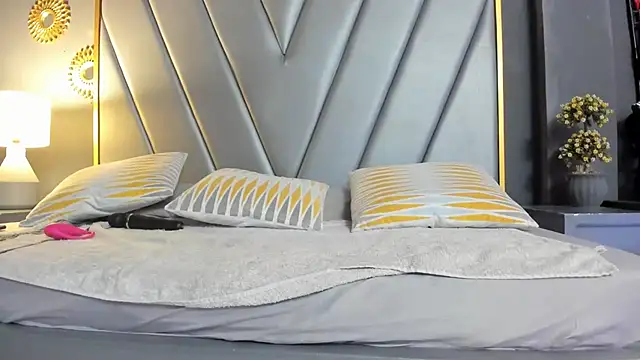 BrendaAdams  online show from July 23, 10:23 am