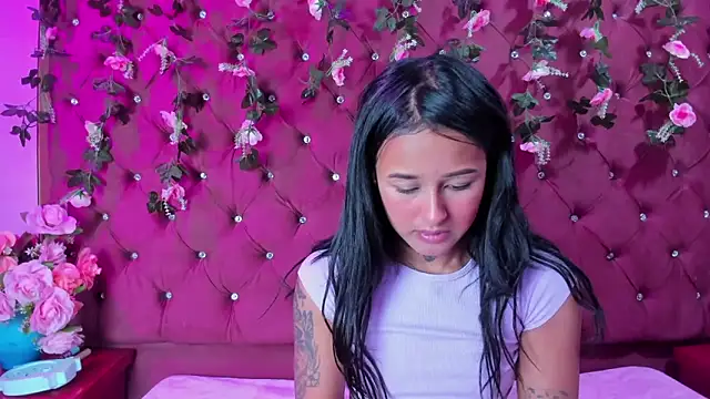 Snapshot of milly_print chatting on February 21, 2:57 am milly print online show from February 21, 2:57 am