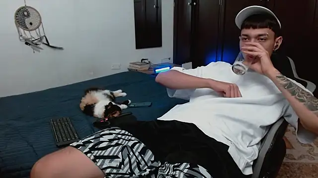 aaron blug online show from December 20, 12:13 am