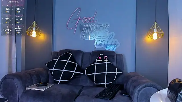 Snapshot of LOLIITA__LOVE chatting on October 11, 5:58 pm LOLIITA LOVE online show from October 11, 5:58 pm