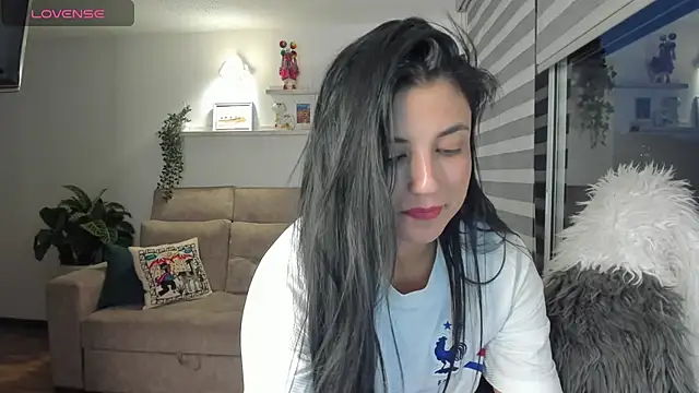 Snapshot of Arya_33 chatting on March 10, 11:27 pm Arya 33 online show from March 10, 11:27 pm