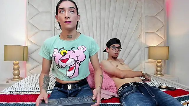Derek and Skarlet online show from February 28, 6:31 pm