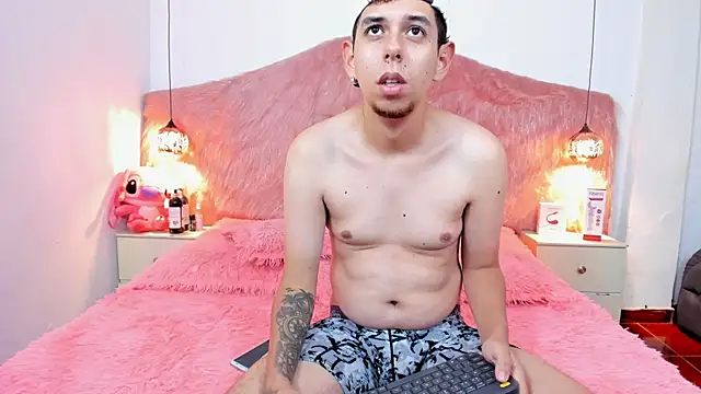 Derek and Skarlet online show from January 15, 4:10 pm