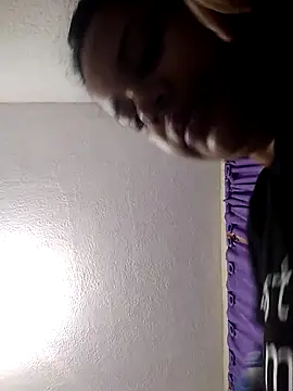 Snapshot of _Miaaleon chatting on November 14, 9:35 am Miaaleon online show from November 14, 9:35 am