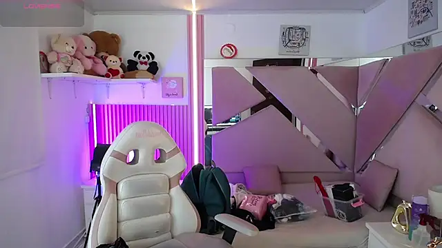  Miaaleon online show from January 9, 12:23 pm