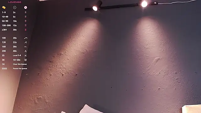 Snapshot of DilanJonnes_ chatting on February 19, 10:07 pm DilanJonnes online show from February 19, 10:07 pm